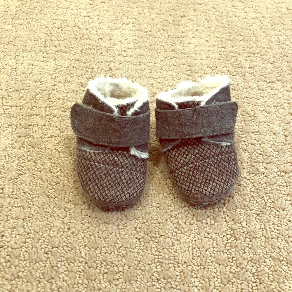 TOMS Tiny Toms Crib Shoes/Booties